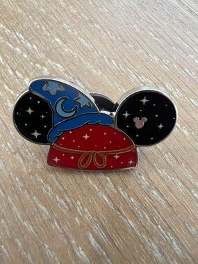 Sorcerer Mickey - CHASER - Disney Hidden Mickey Series 2025 Wave B: Ear Hats Pin